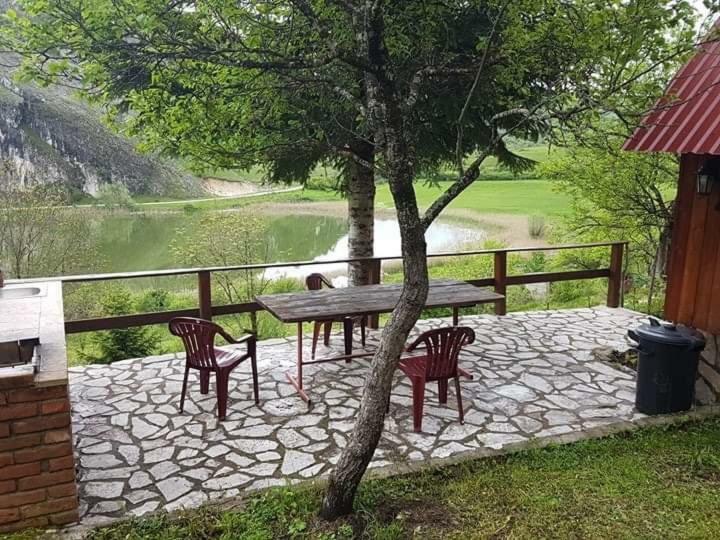 Detached House Milivoje Hotel Poscenje Exterior foto
