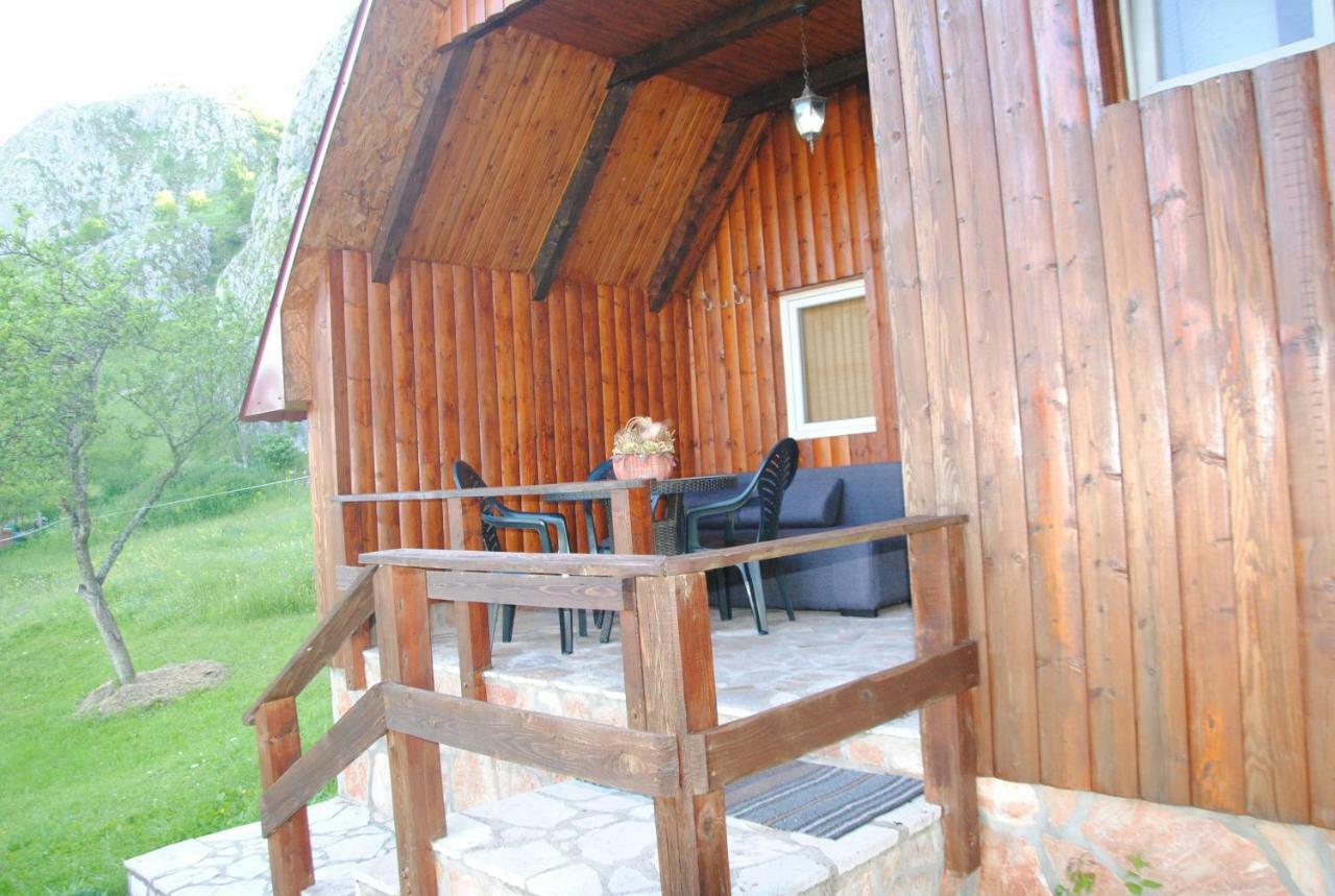 Detached House Milivoje Hotel Poscenje Exterior foto
